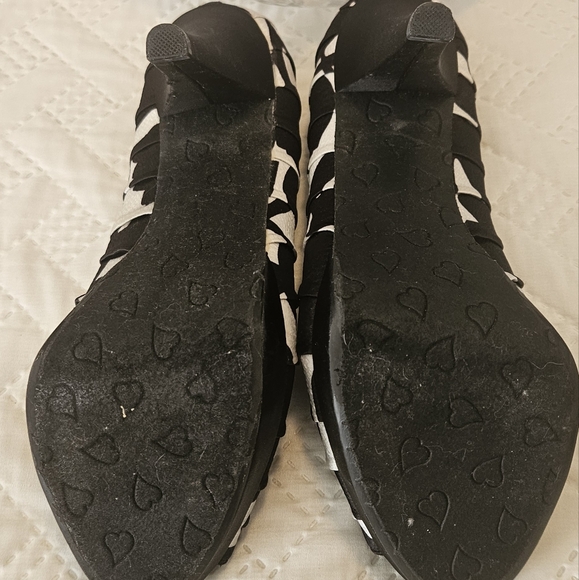 Michelangelo High (3-3.9 in) Heel Height Heels for Women Black and White - Picture 6 of 8